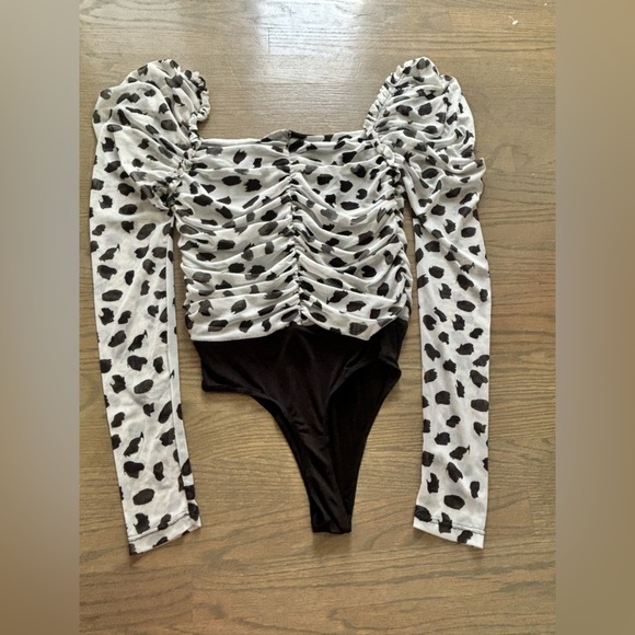 Missguided Dalmatian Print Polka dot Puff Sleeve Ruched Body Womens size 4 Small - Picture 2 of 6